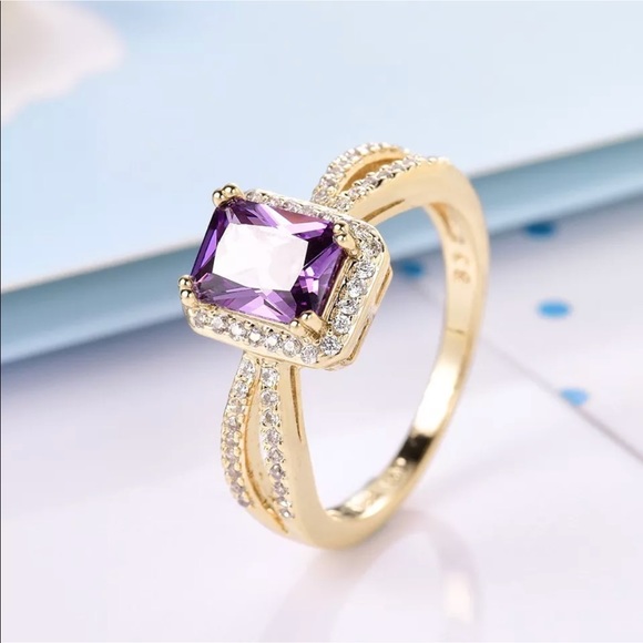 Jewelry - 🎉Size 9 left ! –18k amethyst sapphire ring